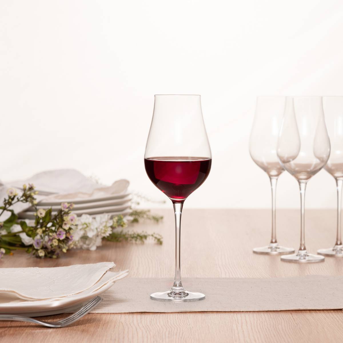 Lote de 6 copas de vino “Oriane”